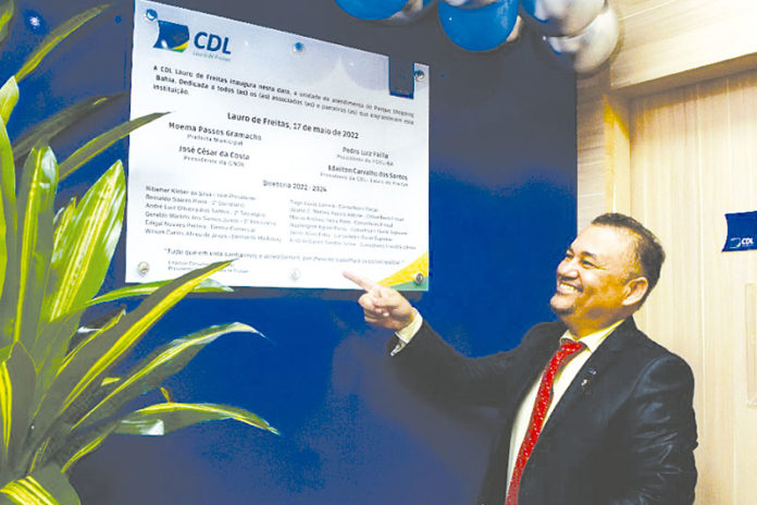 O presidente Edailton Carvalho inaugura novo espaço da CDL em Lauro de Freitas