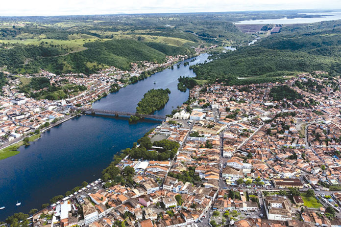 Imagem aérea das cidades de Cachoeira e São Félix,