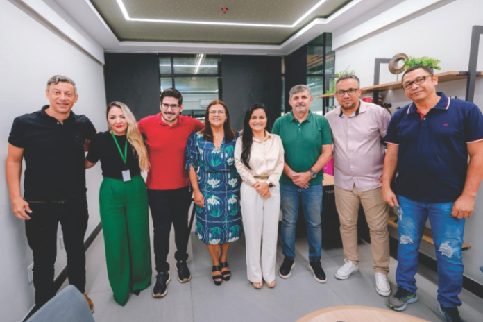 debora regis visita empresarios