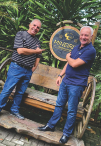 visita ilustre em restaurante de lauro de freitas