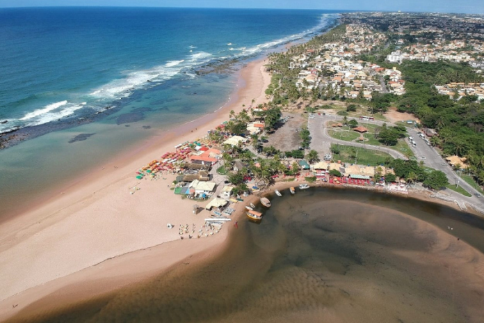 vista aerea da praia de buraquinho