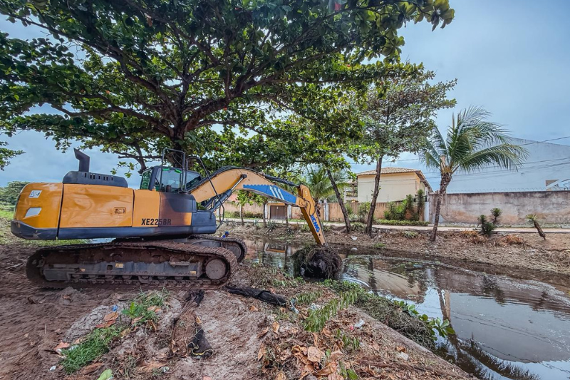 limpeza no rio sapato em vilas do atlantico