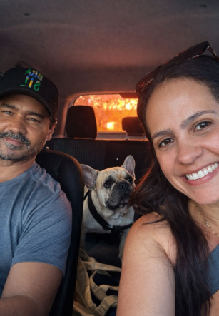 familia reunida em lauro de freitas