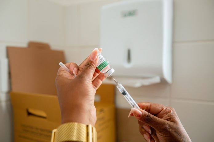 campanha de vacinacao movimenta postos de saude em lauro de freitas