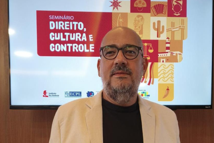 MÁRCIO WESLEY jornalista, professor e conselheiro municipal de cultura de lauro de freitas