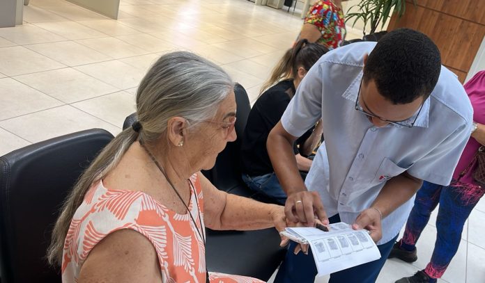 governo da bahia realiza acao exclusiva para idosos com a emissao da nova carteira de identidade